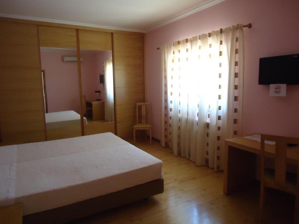 Hotel Encostas De Nantes ชาเวส ห้อง รูปภาพ