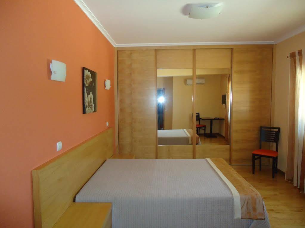Hotel Encostas De Nantes ชาเวส ภายนอก รูปภาพ